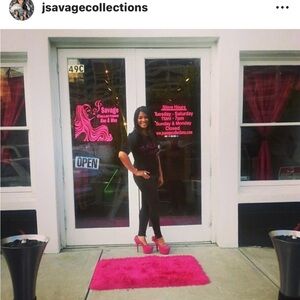 Meet 1 of your favorite POSHERS aka future brand ambassador